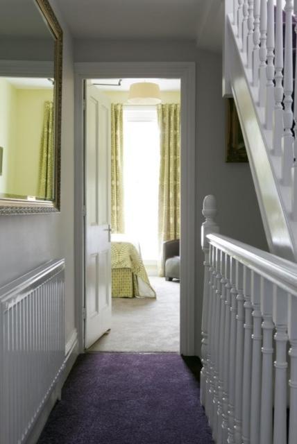 2 Crescent Gardens 4*