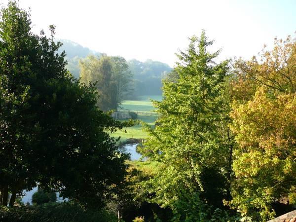 Tucking Mill View *