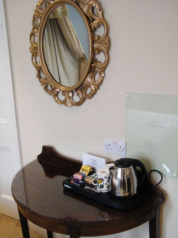 Oldfields House Bed & Breakfast 4*