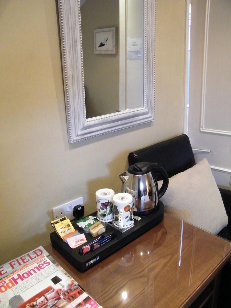 Oldfields House Bed & Breakfast 4*