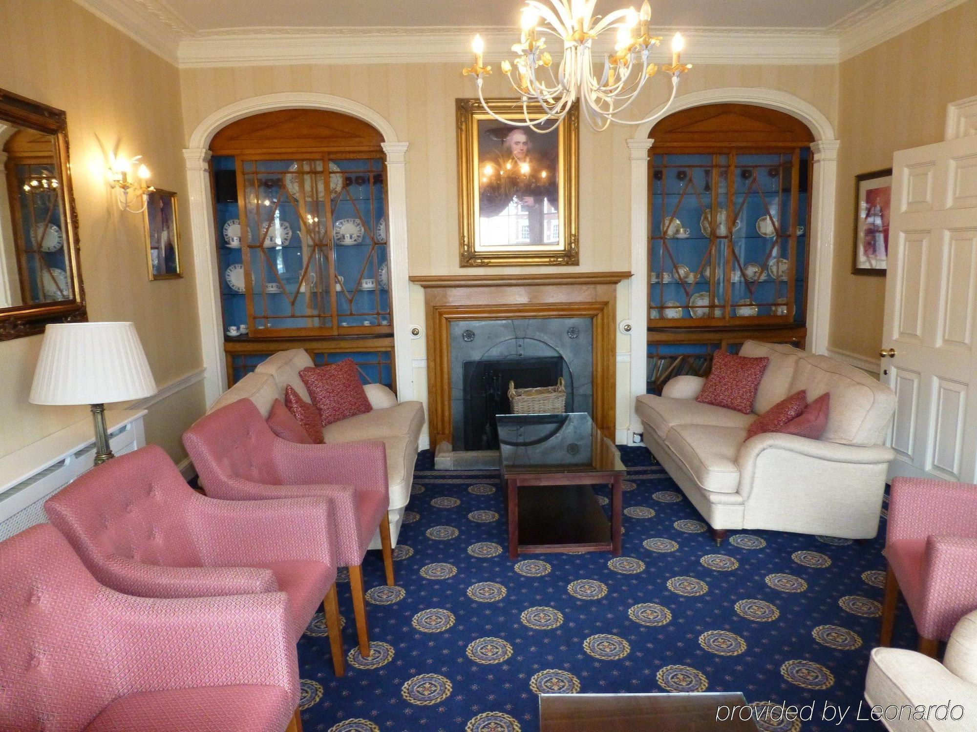 Inn The Bear 4*