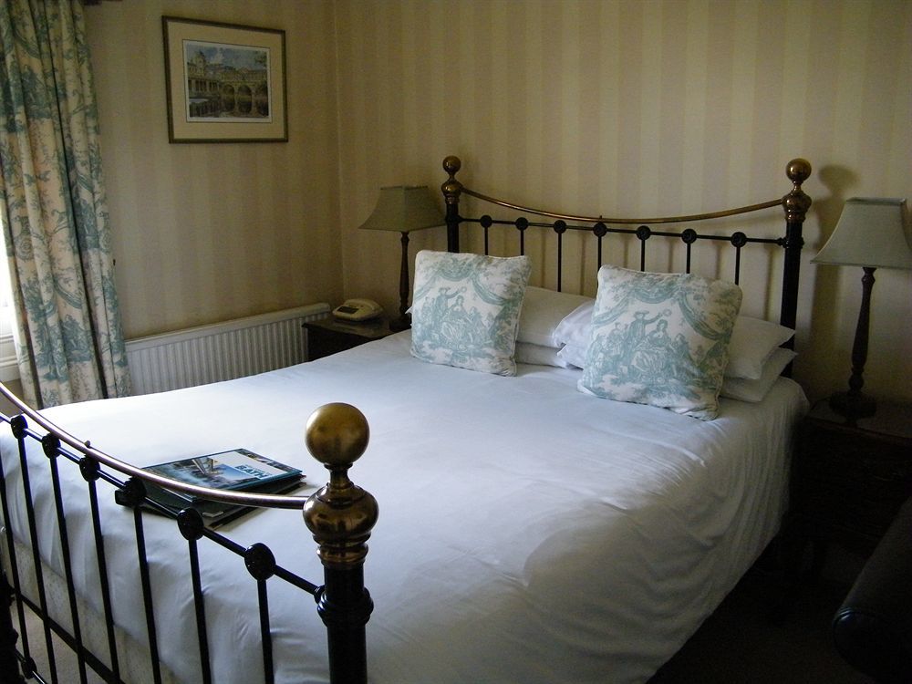 Oldfields House 4* Bath