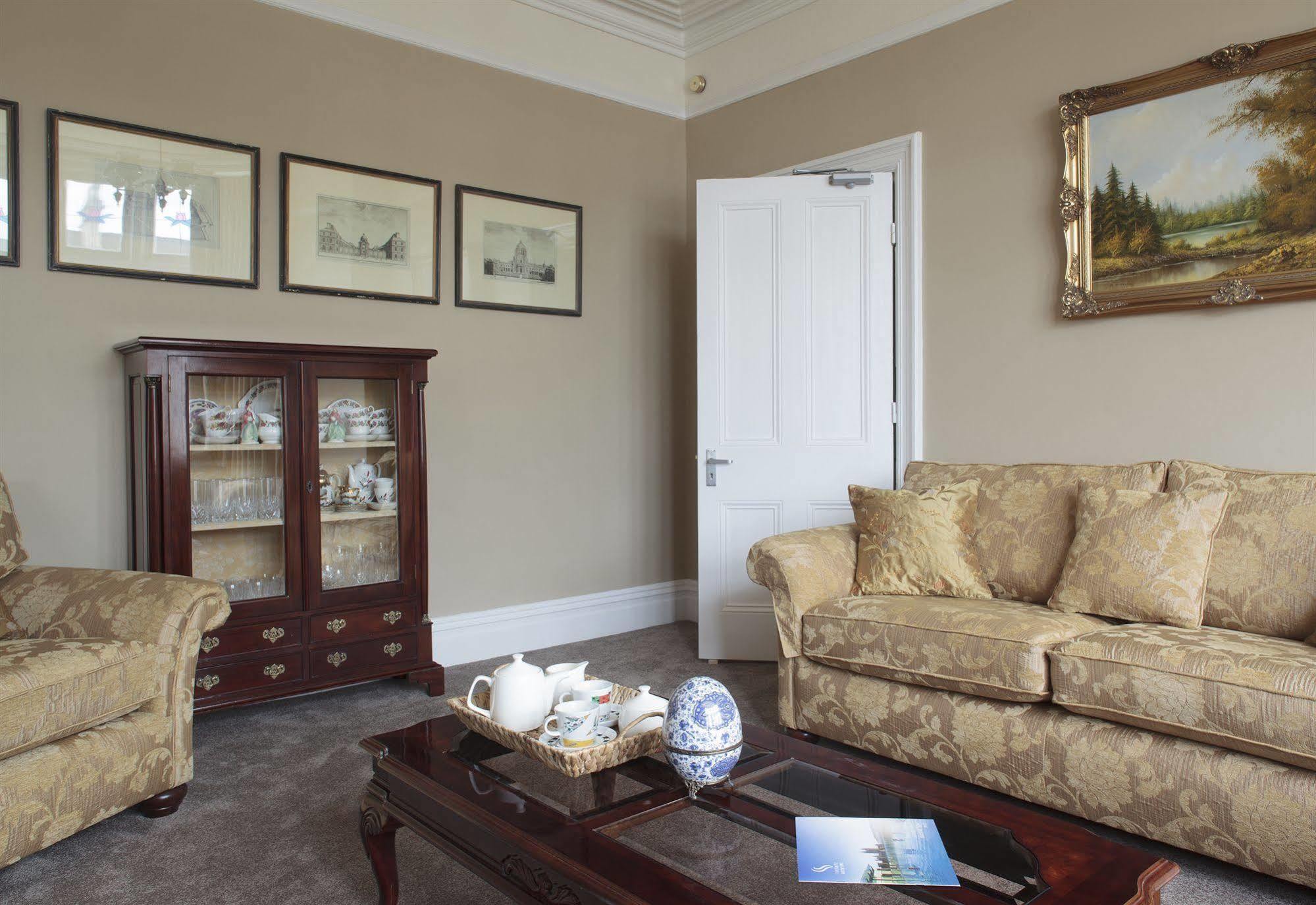 2 Crescent Gardens Bath