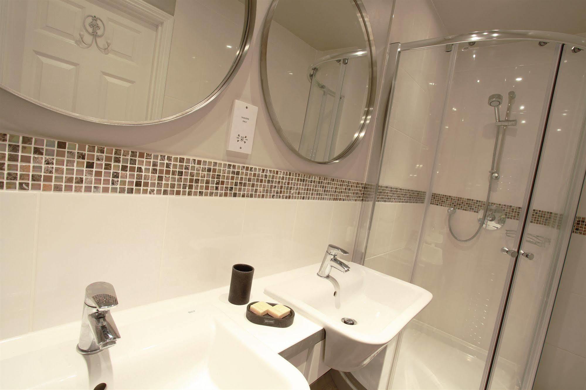 Guest house Brindleys 4*