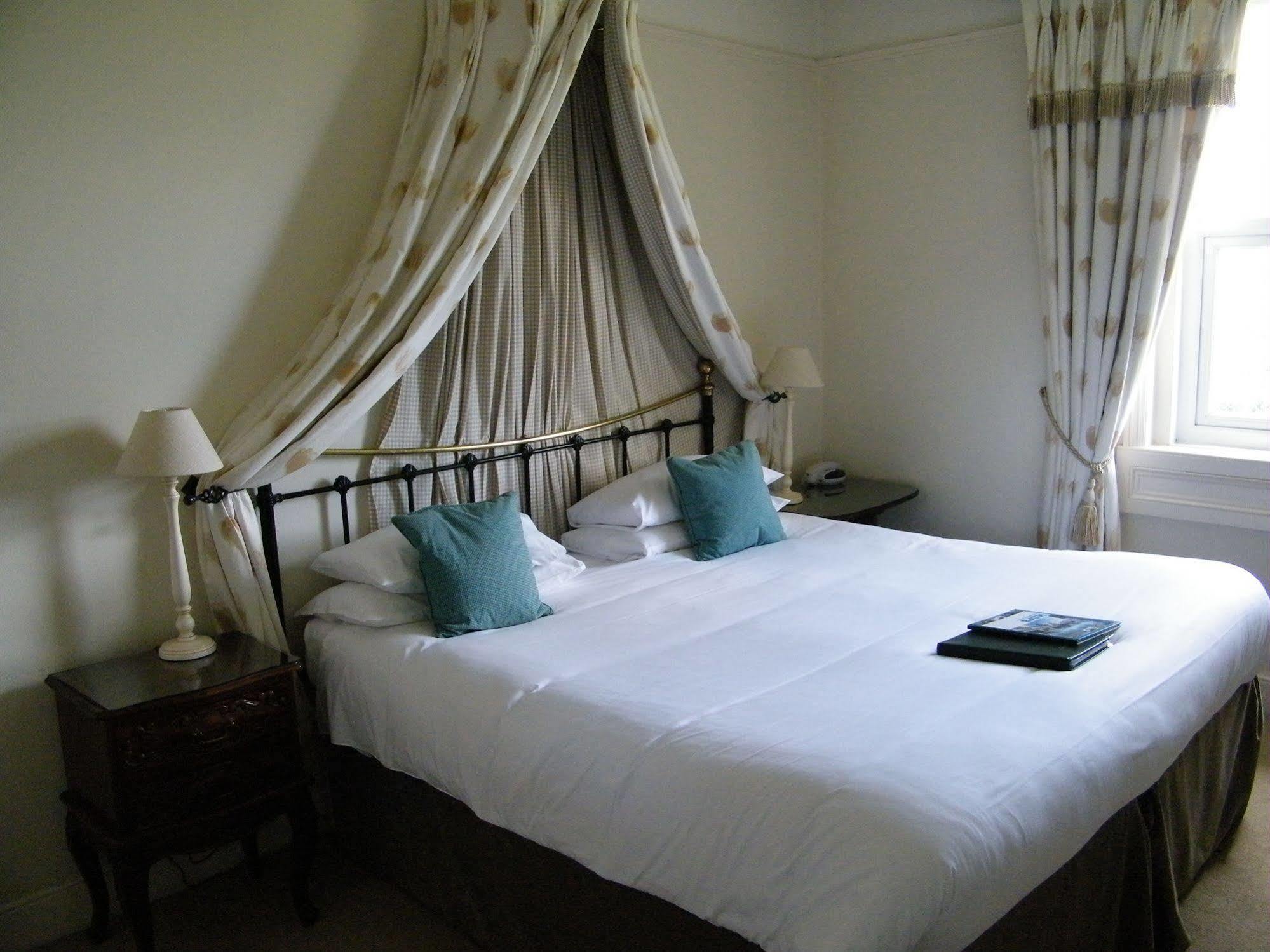 Oldfields House Bed & Breakfast 4*