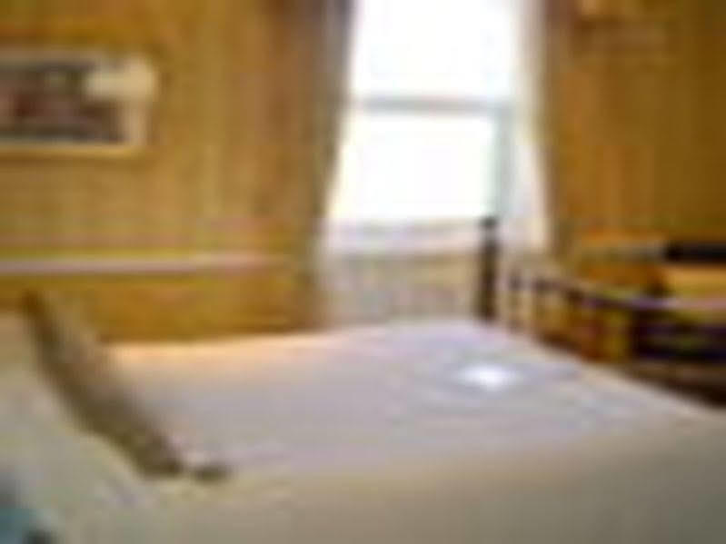 Oldfields House 4* Bath