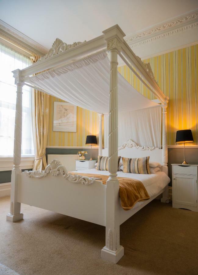 Bed & Breakfast Oldfields House Bath