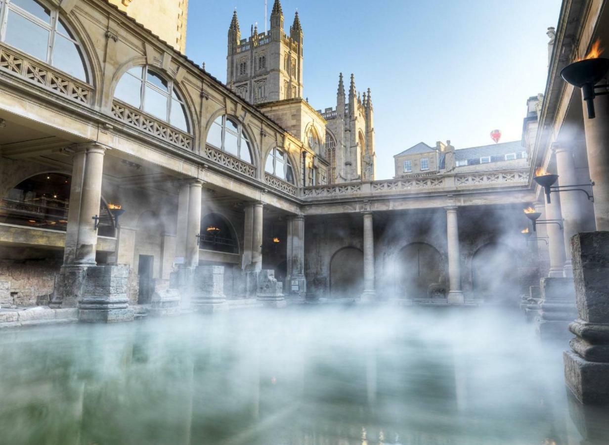 Popup Hotel Bath