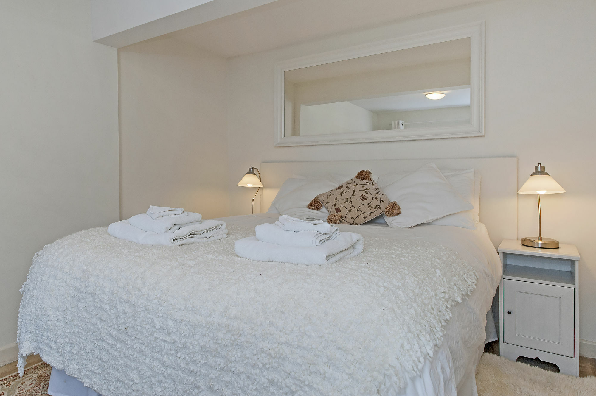 Tucking Mill View Apartment