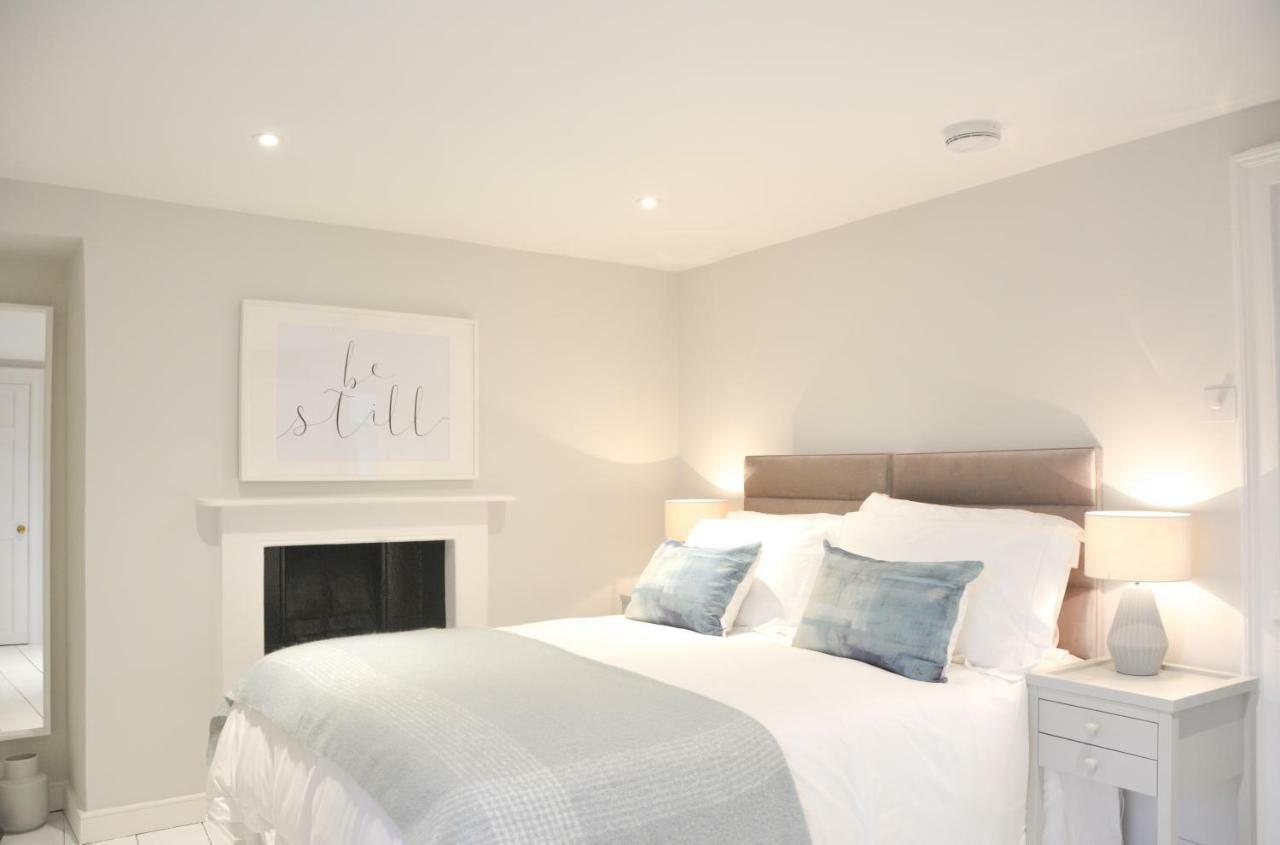 The Apartment, Holiday home *