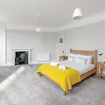 Spacious Maisonette With Parking - 10 Mins Walk From Bath Abbey - 2 Bed & 2 Bath
