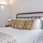 Coachman Cottage, Mews Living In Central Bath