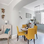 Gorgeous Garden Apartment