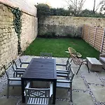 3 York Mews