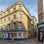 2 Bed City Centre Apartment 1 Min From Bath Abbey