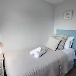 Newly Renovated Old Bakery House In Bath, 3 Bedroom, Free Parking