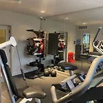 Student Castle Studio Apartments - Free Parking