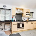 Boutique Bath Apartment Free Parking