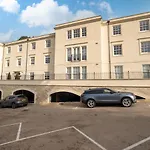 Pass The Keys Quiet 1 Bed Central Apartment With Parking