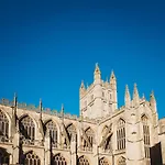 Pass The Keys Stylish 2 Bed Eco Flat In The Heart Of Bath