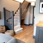 Little Elm - Luxury Home From Home, Free Parking, 30-40 Mins Walk From Bath City Centre