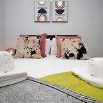 Oldfield Apartments 2 By Mgroupsa