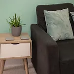 Beautiful, Contemporary 3 Bedroom Apartment
