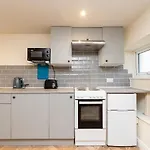 Pass The Keys Lovely 1 Bed Apartment With Free Parking