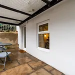 Pass The Keys Lovely 1 Bed Apartment With Free Parking