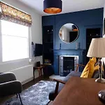 Regency Cottage 10 Minutes From Bath City Centre