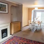 5 Bedroom House In Bath