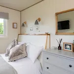 Secluded Lodge With Spectacular Views And Hot Tub!