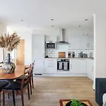 Superior Stays Luxury Apartments - Bath City Centre