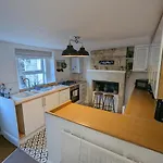 Rush Hill Cottage - With Parking For 2 Cars