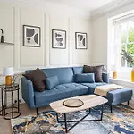 2 Stunning Grade 1 Listed Apartments Sleeps 14