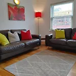 The Bath House Apartments - Free 1St Breakfast - Free Parking