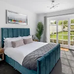 Garden Maisonette In Bath City Centre