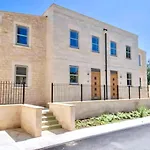 3 York Mews