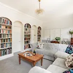 6 Bedroom City Centre Georgian Town House - Abbey & Baths-2 Min Walk