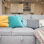 Flat 1 Batheaston By Mia Living Stylish 1 Bedroom Property With Free Parking