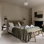 The Curator\'S Apartment - Spacious 2 Bedrooms