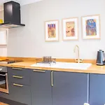 Unique 2 Bed In The Heart Of Bath With Parking