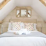 Charming Two Bedroom Maisonette
