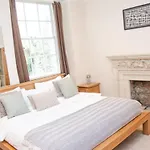 Garden Flat In Period Property Centrally Located