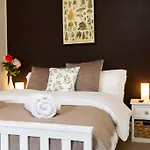 Pure B - Welcoming Bath City 3 Bed House Free Parking & Wifi