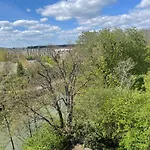 Crescent Penthouse With Stunning Views And Free Parking