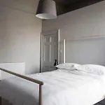 Spacious Georgian Pad - Free Parking - Walk To Bath