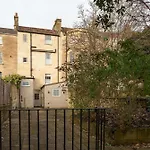 The Haze House - 4 Bed Townhouse