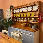 The Pickwick House 2 Bedroom Free Parking