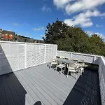 The Roof Terrace Maisonette - City Centre